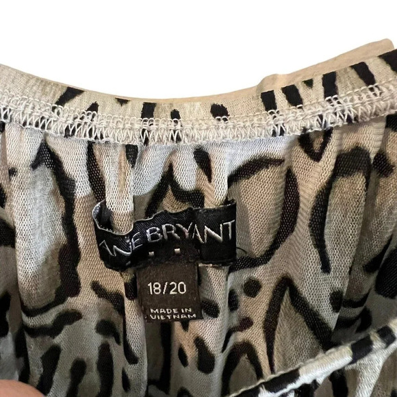 Lane Bryant Sheer Animal Print Blouse Plus 18/20 Elastic Ruffle Hem 3/4 Sleeves - Picture 6 of 6